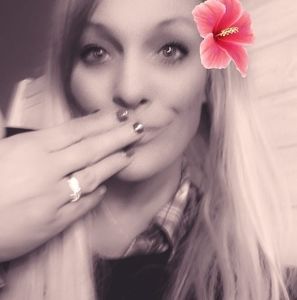 Meet your Posher, Becky